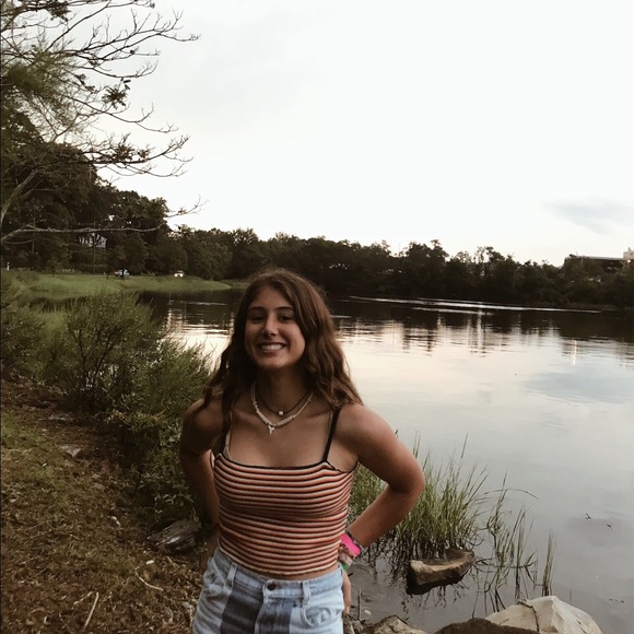 Meet your Posher, Louisa - Picture 1 of 1